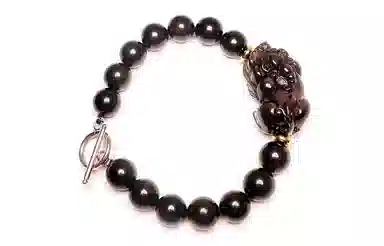 MOUNTAINS AND MANS ins