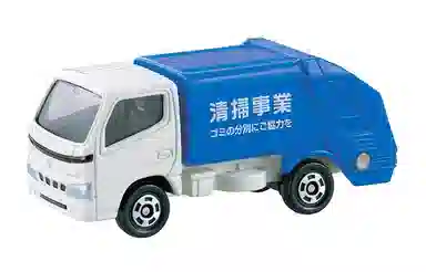 TAKARA TOMY