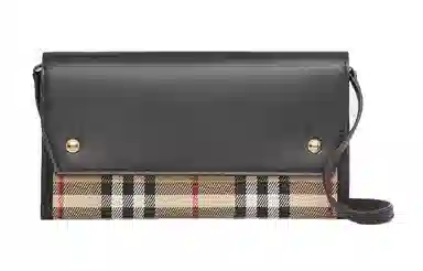 Burberry WOC