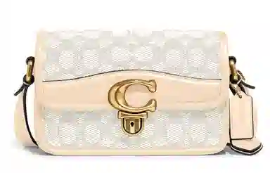 COACH Studio 19