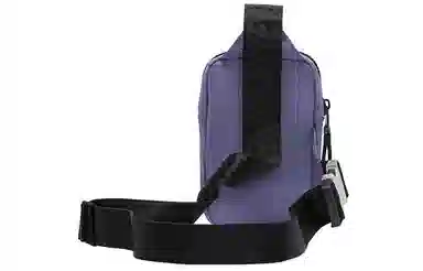 Nike Sportswear Essentials Berry