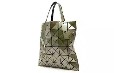 ISSEY MIYAKE Tote