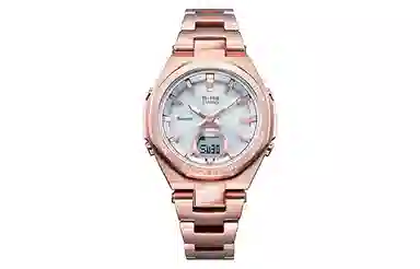 CASIO BABY-G MSG-B100DG-4APR-person