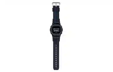 G-SHOCK5600 GM-5600B-1PR-person