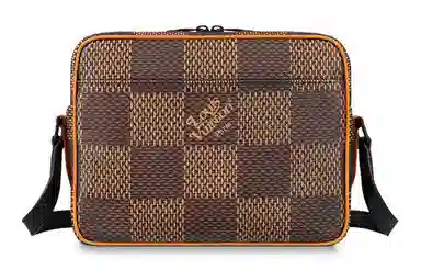 LOUIS VUITTON x NIGO