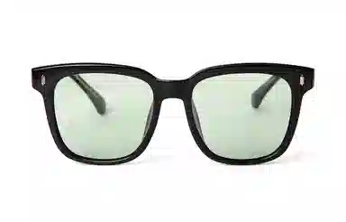 MUSTKOO Classic Square Sunglasses