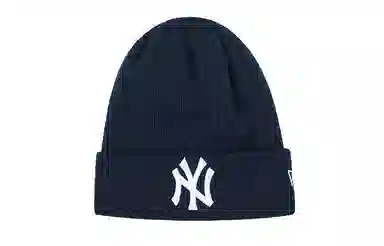 New Era NY Yankees Heart Beanie Black
