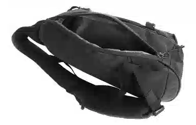 Patagonia Atom 8 Logo Sling Bag Black