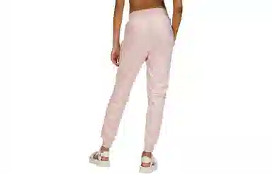 lululemon Swift Beyond The Studio Logo