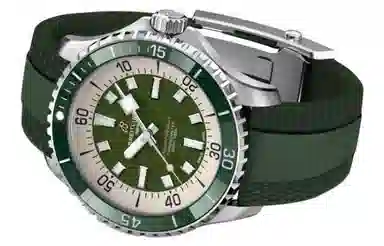 BREITLING 300 44mm A17376A31L1S1