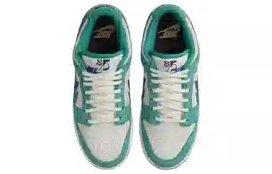 Nike Dunk Low SE "85" Sail Green