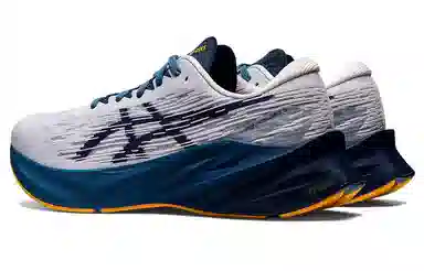 Asics Novablast 3