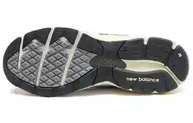 New Balance 990 V3