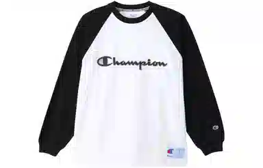 Champion FW22 Logo Crewneck Long Sleeve Tee