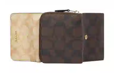 COACH Trifold Wallet 10