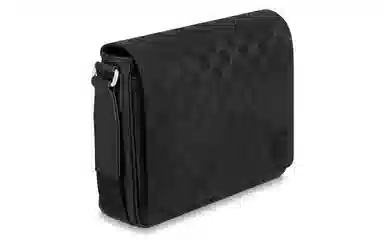 LOUIS VUITTON District