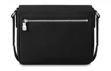 Louis Vuitton District PM