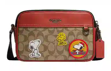 COACH x Peanuts Graham 23