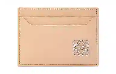 LOEWE Anagram