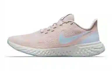 Nike REVOLUTION 5