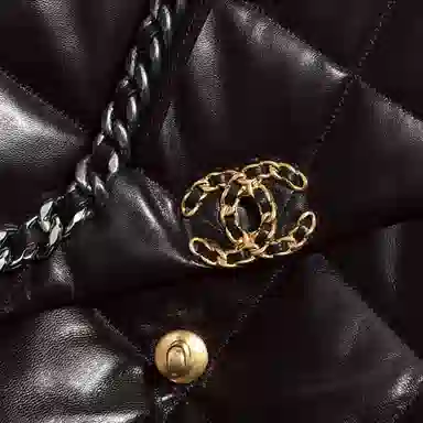 CHANEL 19Bag 36