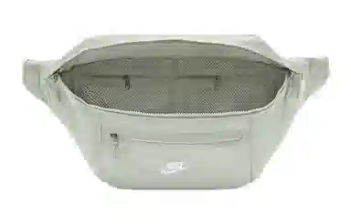 Nike ELEMENTAL Premium Logo