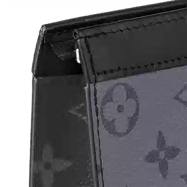 LOUIS VUITTON Pochette Voyage MM