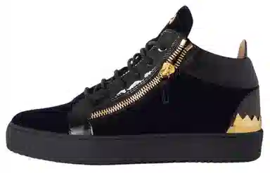 giuseppe zanottiGZ Kriss