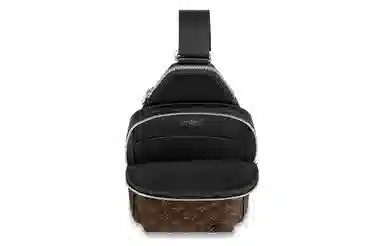 LOUIS VUITTON Avenue