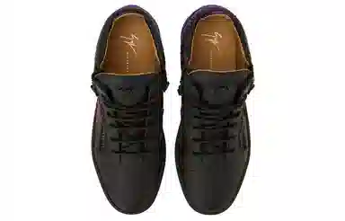 giuseppe zanottiGZ Kriss