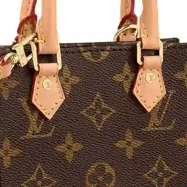 LOUIS VUITTON Petit Sac Plat