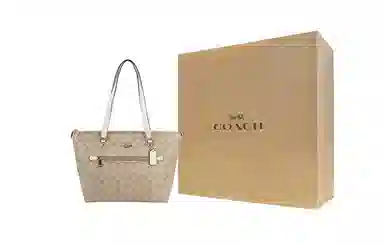 COACH Gallery 32 Logo Tote