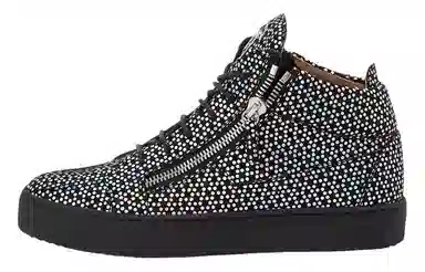 giuseppe zanottiGZ Kriss