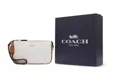 COACH Nolita 19 Logo