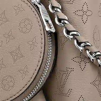 LOUIS VUITTON Bella
