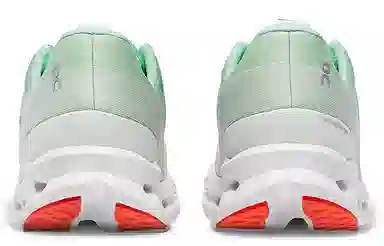 On Cloudsurfer