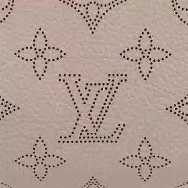 LOUIS VUITTON Cla Logo