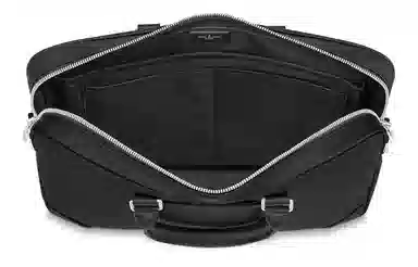 LOUIS VUITTON Voyage Taga Noir