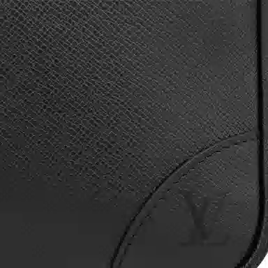 LOUIS VUITTON Voyage Taga Noir