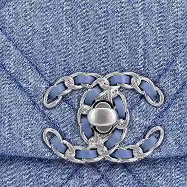 CHANEL 19Bag