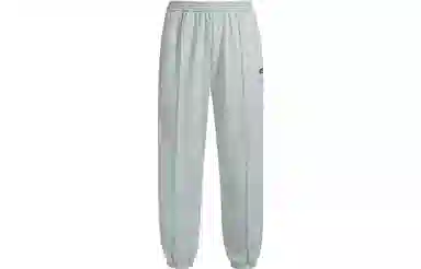 11ESTRANGER ASTRANGER