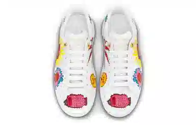 Yayoi Kusama x LOUIS VUITTON Time Out