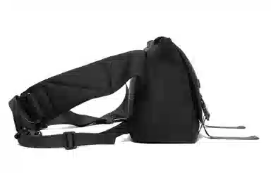 NOMK Messenger Bag Black