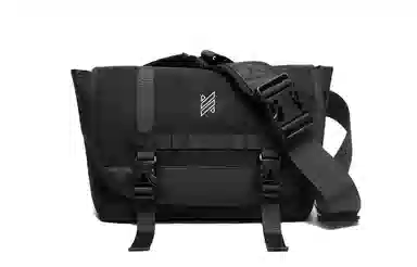 NOMK Messenger Bag Black