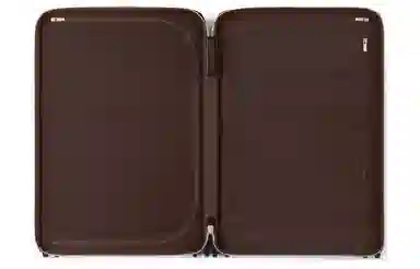 LOUIS VUITTON LV Horizon 70 26