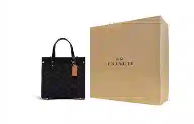 COACH Field 22 Tote