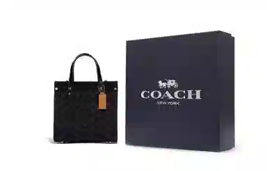 COACH Field 22 Tote