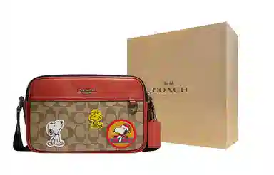 COACH x Peanuts Graham 23