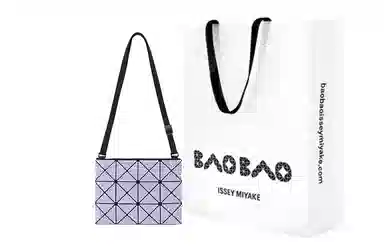 ISSEY MIYAKE Lucent Gloss