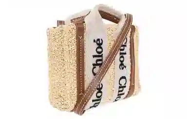Chloe Logo